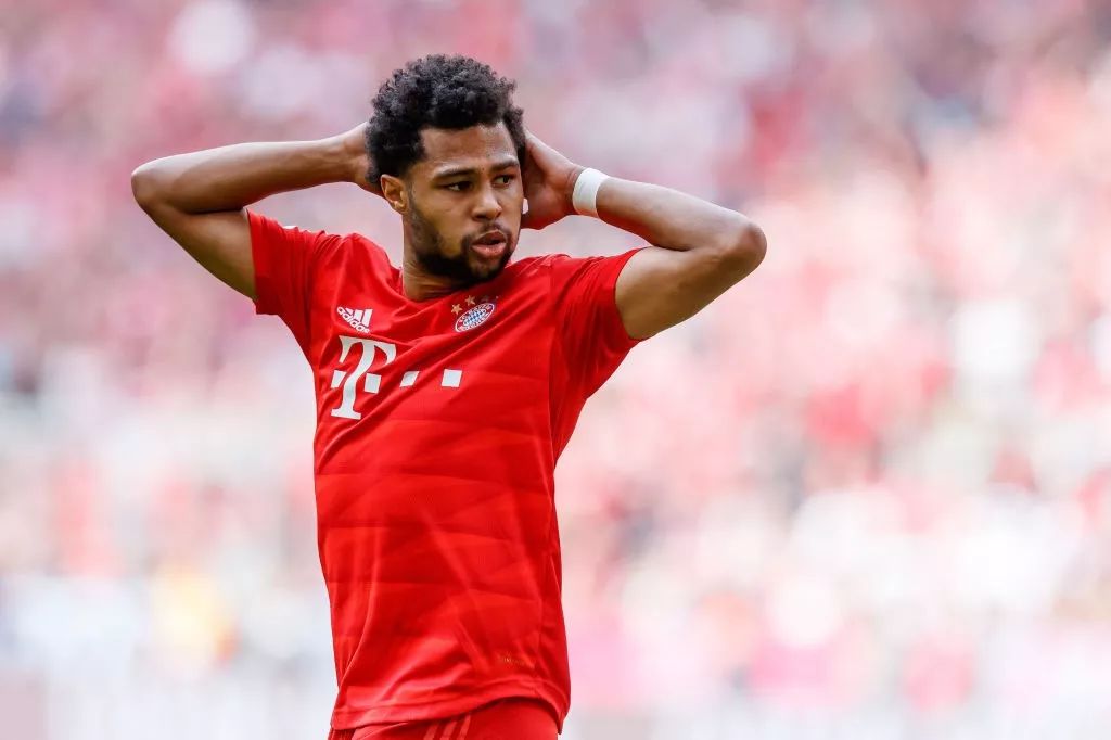 AYX-包含Rookie回归赛场，突破纪录首场状态亮眼，拜仁观众沸腾！的词条